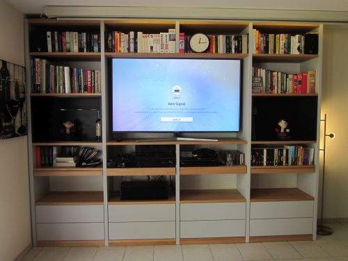 http://upwood.de/media/Regale/Regalwand.jpg
