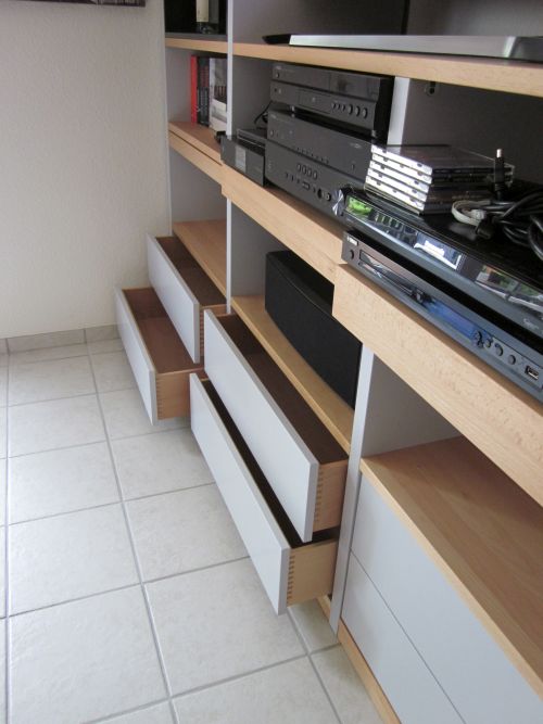 http://upwood.de/media/Regale/Regalwand_Schublade.jpg